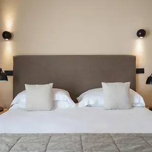 Hotel Select & -